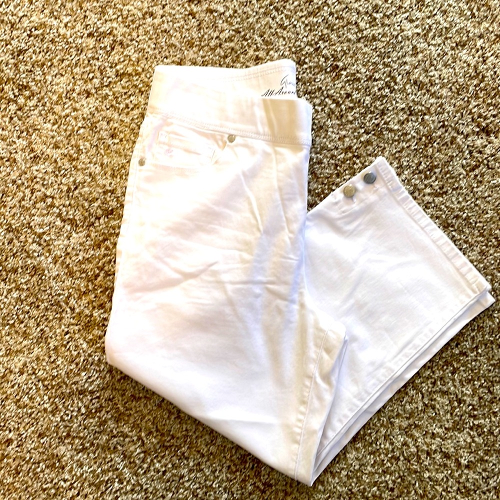 White Cropped pants